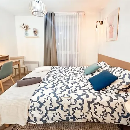 Le Cosy Saint-cyr Apartment